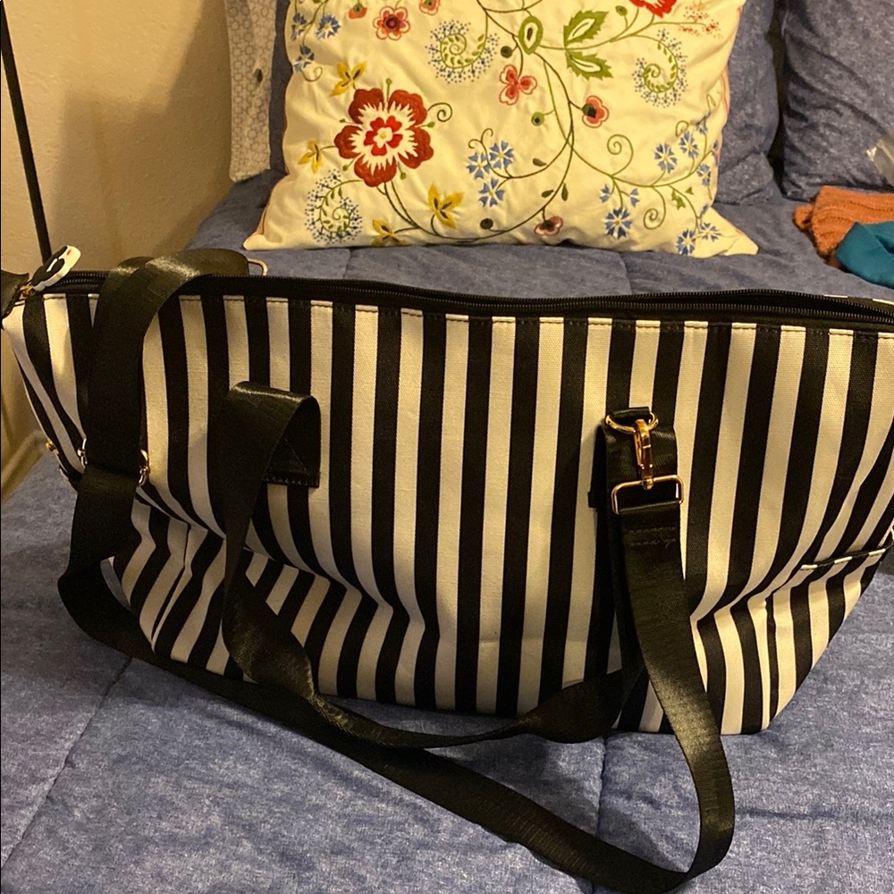 Alice + Olivia Black and White Striped Shoulder Bag - Picture 6 of 8